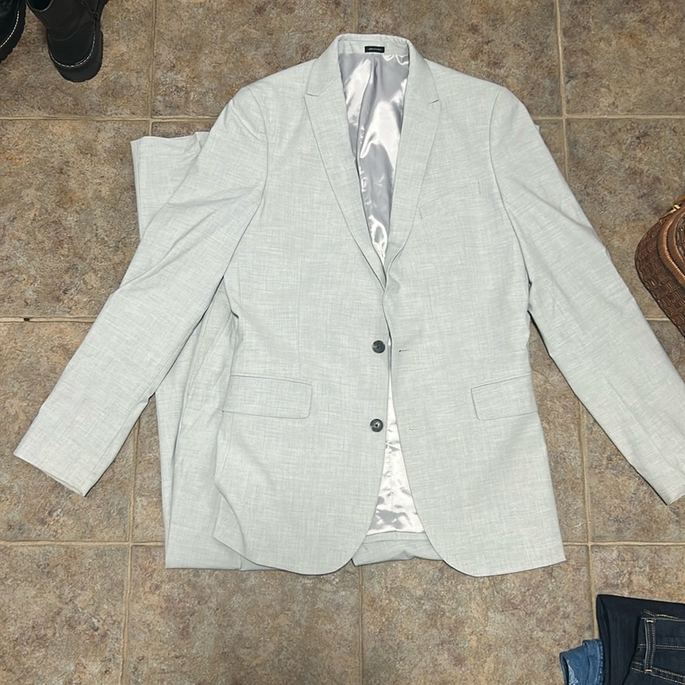 J. Ferrar suit 38l pants 30x34 grey